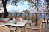 mobilheim-camping-gardasee-castelletto-lemaior-peler3-terrasse-08