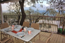 mobilheim-camping-gardasee-castelletto-lemaior-peler3-terrasse-09
